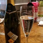 イルピアット - スパークリングワイン（チェヴィコ スプマンテ ブリュット コンテ フォスコ）