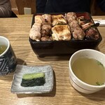 Isehiro - 右のお椀がスープ