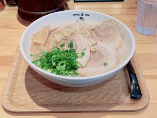 Tonkotsu Shouyu Ramen Nakashou - ラーメン（特盛）2玉 税込900円