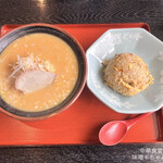 中華食堂 白鳳 - 味噌半ちゃん　850円