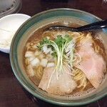 Sakanatobutatokurosambei - 魚出汁ラーメン＋白ネギ（別皿）