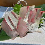 雅寿司 - 活しまあじ造り(700円)