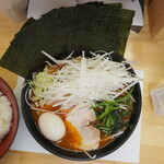 ラーメン 三亀 - ジワ辛ラーメン