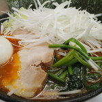 ラーメン 三亀 - 右面
