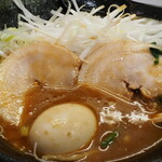 ラーメン 三亀 - チャーシューと幻の味玉