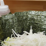ラーメン 三亀 - 分厚い海苔、あくまで5枚