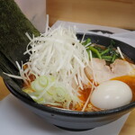 ラーメン 三亀 - 左面