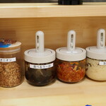 ラーメン 三亀 - 薬味