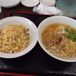チャーハンセット　850円　　半チャーハン　ラーメン
