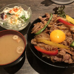 Red Rock - スタミナカルビ丼（1,000円）、みそ汁&サラダセット（300円）