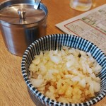 肉汁餃子と190円レモンサワー 難波のしんちゃん - 