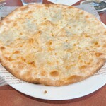 キリンシティ - うす焼きピザ4種チーズ