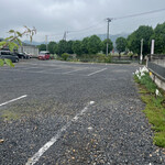 おぐら屋 - 第二駐車場。お店のすぐ裏手だ。因みにバスの駐車スペースもある。観光バスも乗り入れる程、人気店なのだ。