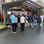 おぐら屋 - お店外観。開店直後の様子。記名帳制なので、呼ばれる頃合いにはお店入り口に居るようにしたい。でないと、飛ばされる。