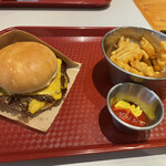 CENTRAL BURGER SHOP - クラシックチーズバーガー　ポテトセット