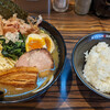 まるげんラーメン - まるげんラーメン＋半ライス