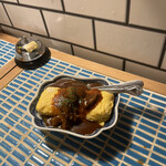 スタンド4坪らばー - ビーフシチュー卵焼き