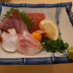 立川酒場 魚丸 - 刺身5種盛り890円