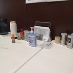 手打ち らーめん 響 - テーブルの上に有る紙に記入してオーダーします、名刺が有りますので、インスタで臨時休業が解る様にすると便利です!