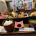 ダイニングステージ 佐海屋 - エビフライは特大、刺身は絶品、大根の一品はサイコーすぎる