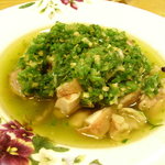 蒸し鶏の青唐辛子添え