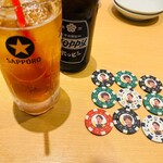 大衆スタンド 神田屋 赤羽東口店 - ホッピー(黒・3点)となおたかさんコイン(笑)。
