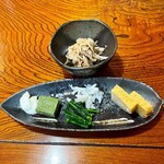 Yoshitomo Sushi - セットの小鉢2皿