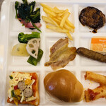 Maihama Yurashia - ハンバーグ、チキン、温野菜、ソーセージ、パスタ、ピザトーストなど