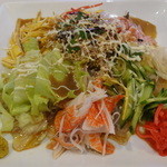 ビストロ茶葉蘭 - 野菜タップリの冷やし中華