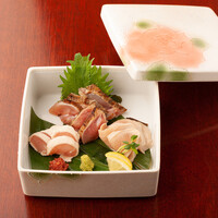 鶏刺し　三点盛り