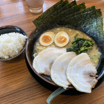 壱角家 宇多津店 - MAXラーメン 1,030円