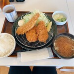 Doruchiekatsutomi - ヒレカツとアジフライ定食