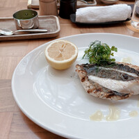 ザ タヴァン グリル＆ラウンジ - 