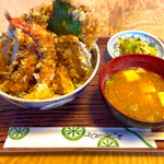 Tenfuji - ランチ天丼　¥980
                        天ぷら屋さんランチにしては、これは安すぎ。