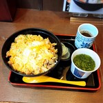 Sanukiya - 親子丼は鶏肉が沢山入っており、溶き卵のふわトロ感も絶妙です！！(o^^o)