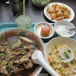 タイ国料理 ゲウチャイ - ナムトック･ムーとカオパットのセット