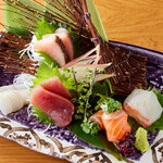 Assortment of 5 types of sashimi (2 servings)