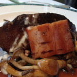 ラマージュ - やわらか牛ほほ肉の赤ワイン煮　ベーコン風味
      