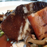 ラマージュ - やわらか牛ほほ肉の赤ワイン煮　ベーコン風味
      