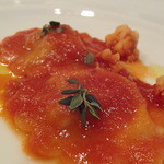 Convivio - カリフラワーを詰めたラビオリ　赤海老のソース
      