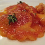 Convivio - カリフラワーを詰めたラビオリ　赤海老のソース
      