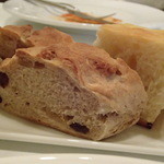 Convivio - ナッツぎっしりのパン