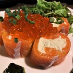 ◆May limited menu! ･～Lots of salmon roe～Yatsugatake salmon cream cheese roll◆