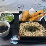 甚徳うどん - 暫く待つと注文した天ざるそば９７０円の出来上がりです。