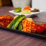 焼肉レストラン ROINS - キムチ盛り合わせ