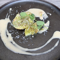 RESTAURANT LUKE with SKY LOUNGE - 前菜：カルチョフィと新じゃがの香草パン粉焼き　アンチョビ風味のクレーマと共に