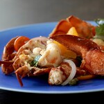 MIRAIE Dining - 活オマール海老のポワレ　カタラーナ風　オレンジのヴィネグレットソースで