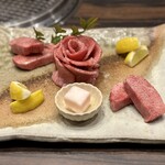 焼肉 拍手喝采 - 生黒タン