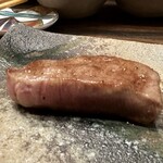 焼肉 拍手喝采 - 厚切り生黒タン