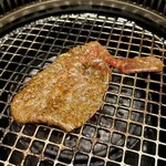 焼肉 拍手喝采 - 瞬間炙り焼きして